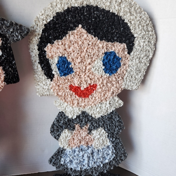 Vintage 1970s Melted Plastic Popcorn Blue Eyed Pilgrim Set Retro - Picture 4 of 17